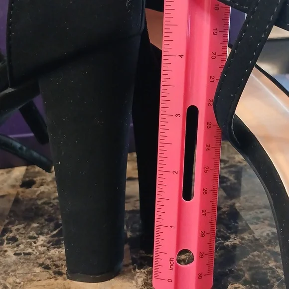 Black Platform Heels with Chunky Heel and Straps - Picture 6 of 6